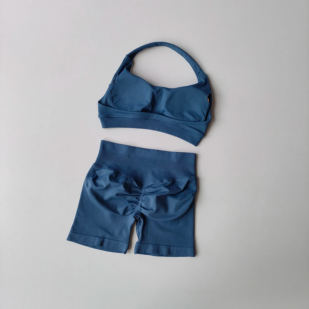 Seamless 2-Piece Yoga Set – Crop Tank & High-Waist Shorts