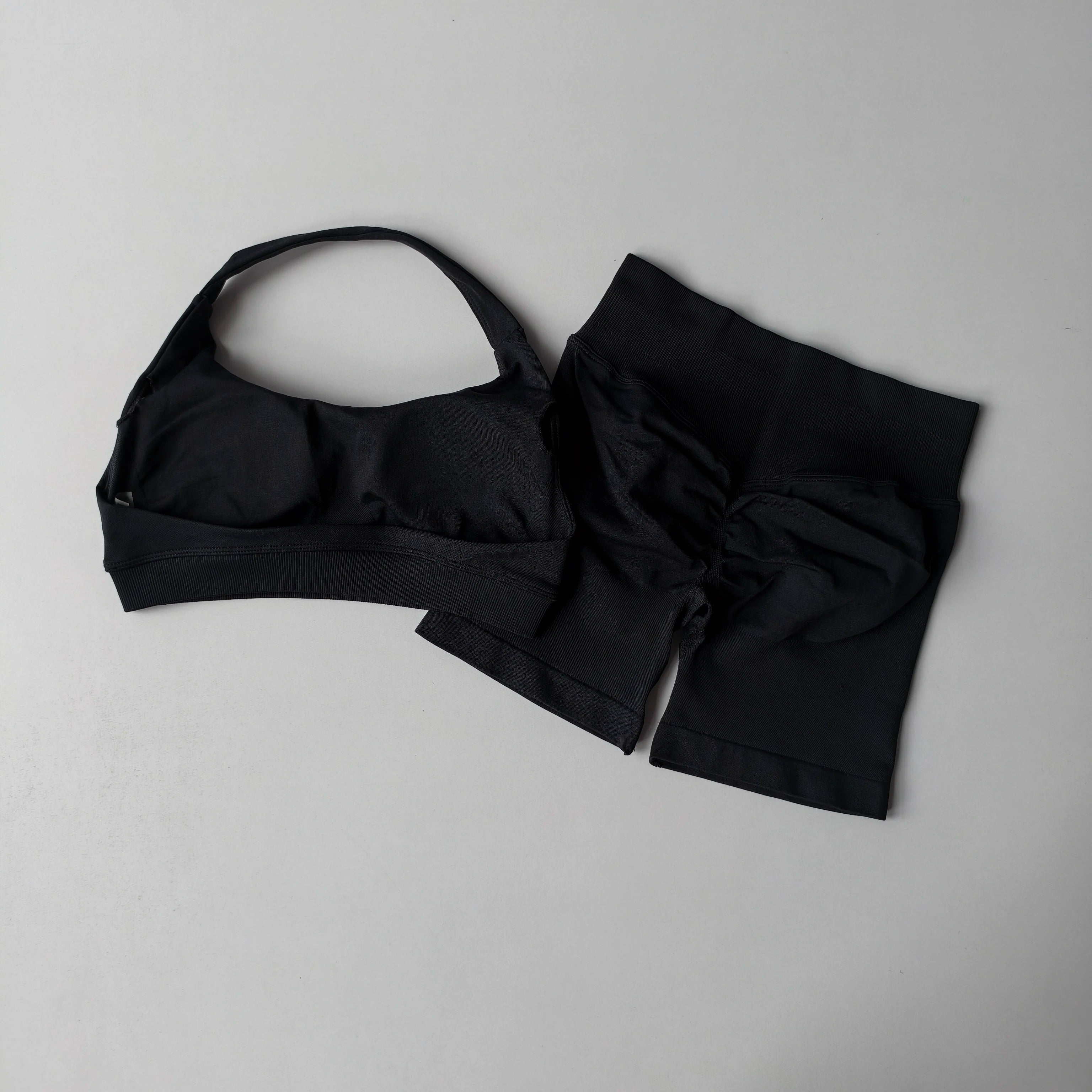 Seamless 2-Piece Yoga Set – Crop Tank & High-Waist Shorts