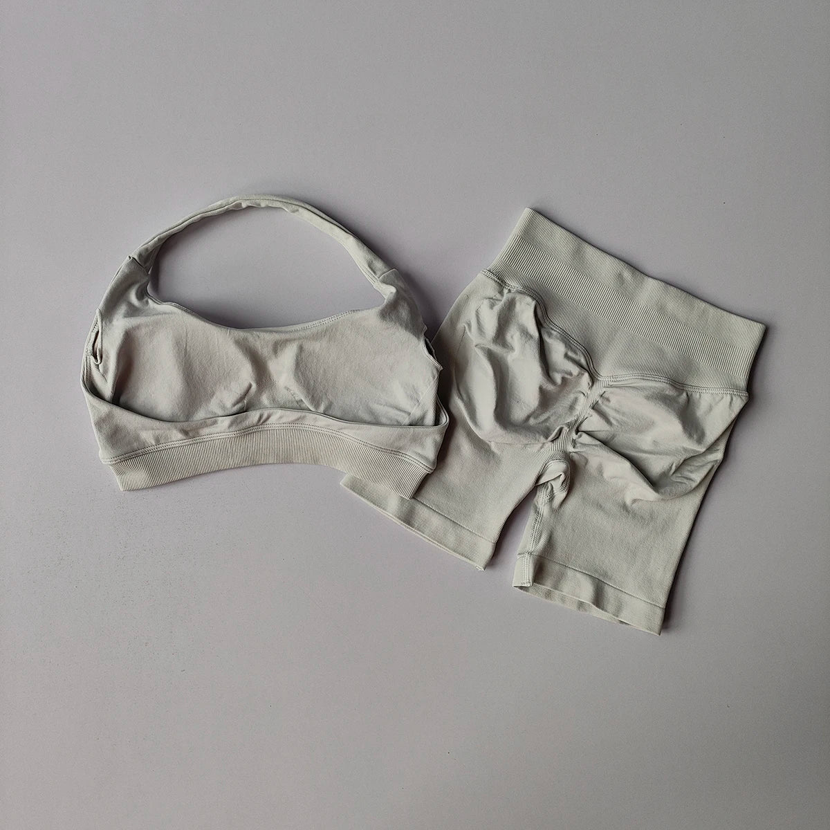 Seamless 2-Piece Yoga Set – Crop Tank & High-Waist Shorts