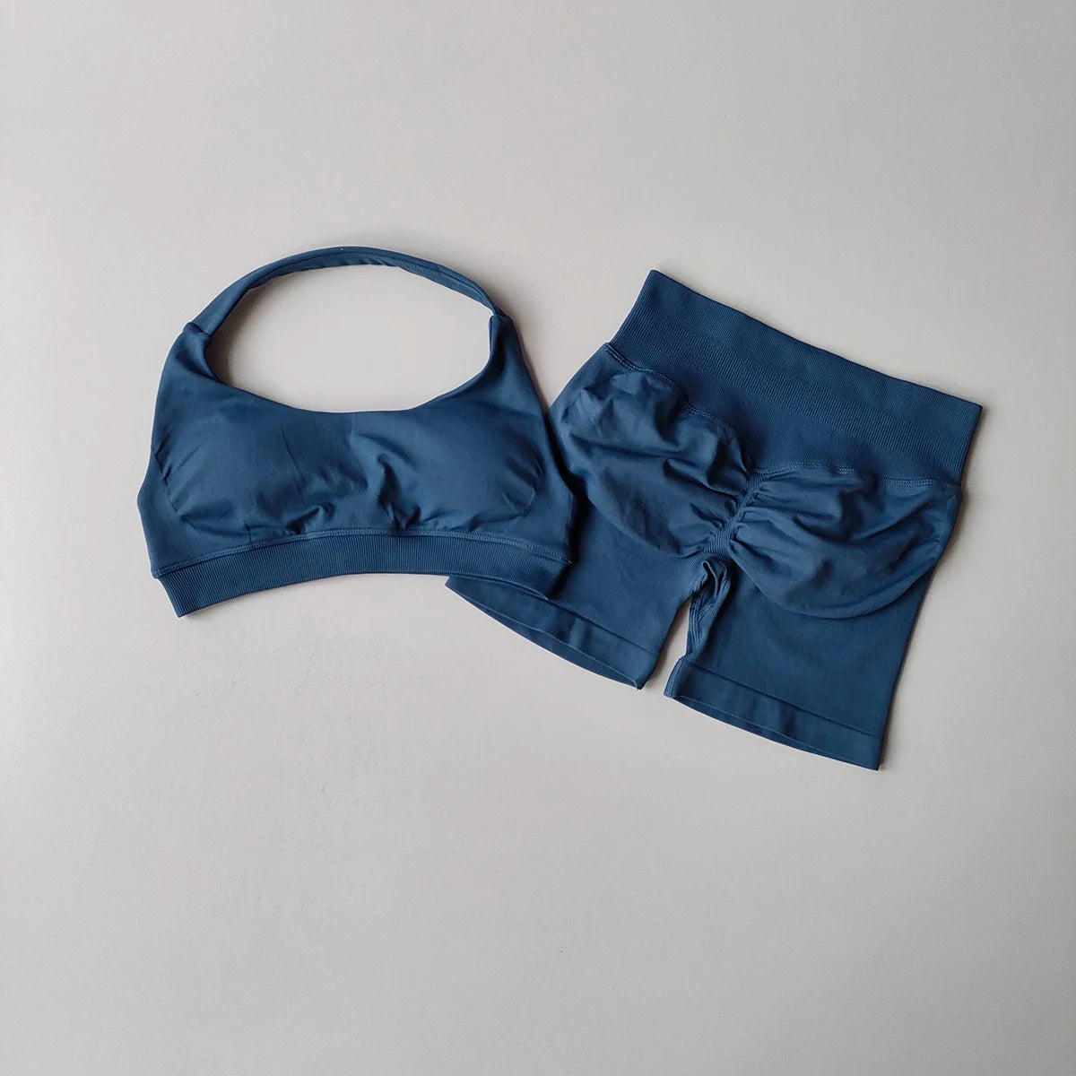 Seamless 2-Piece Yoga Set – Crop Tank & High-Waist Shorts