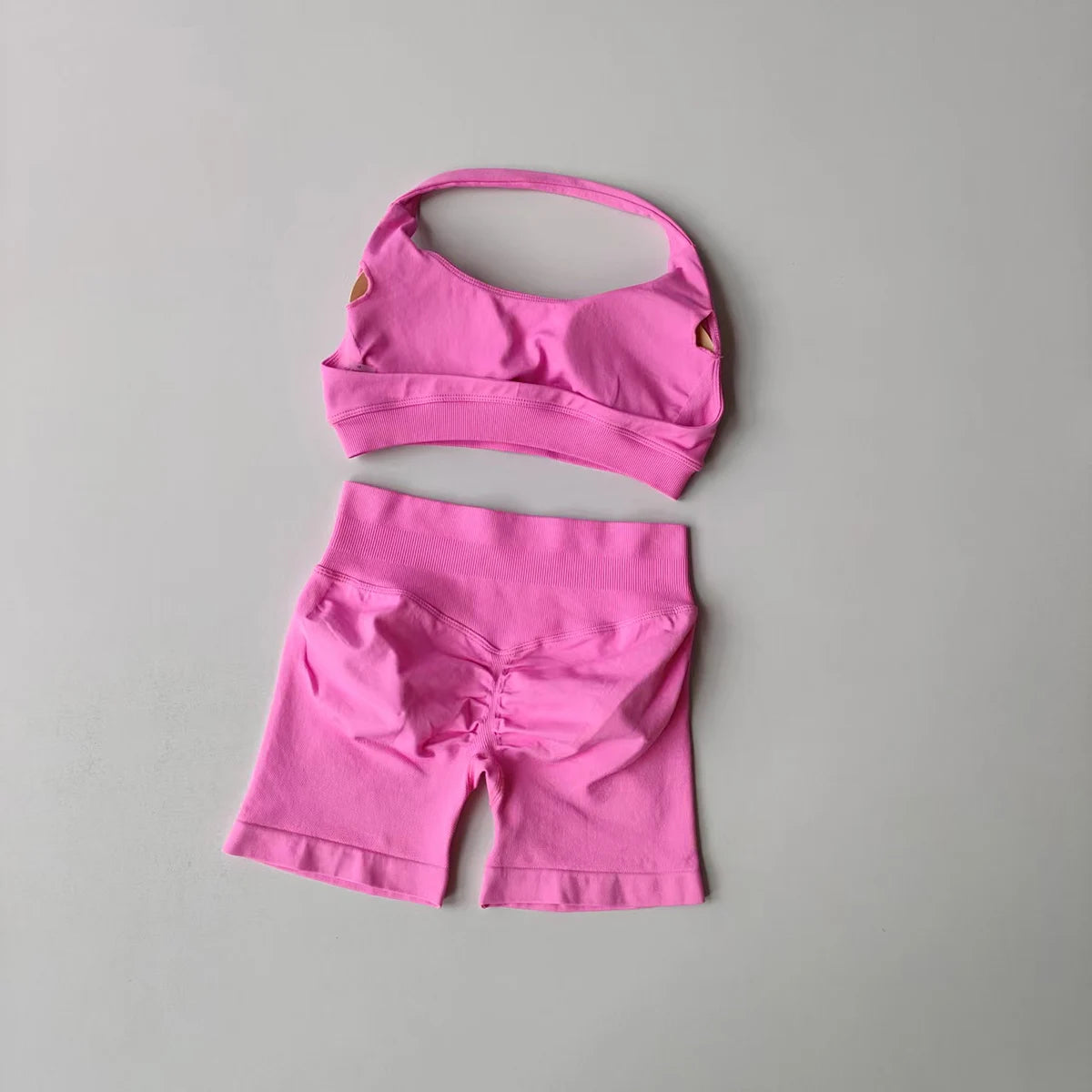 Seamless 2-Piece Yoga Set – Crop Tank & High-Waist Shorts