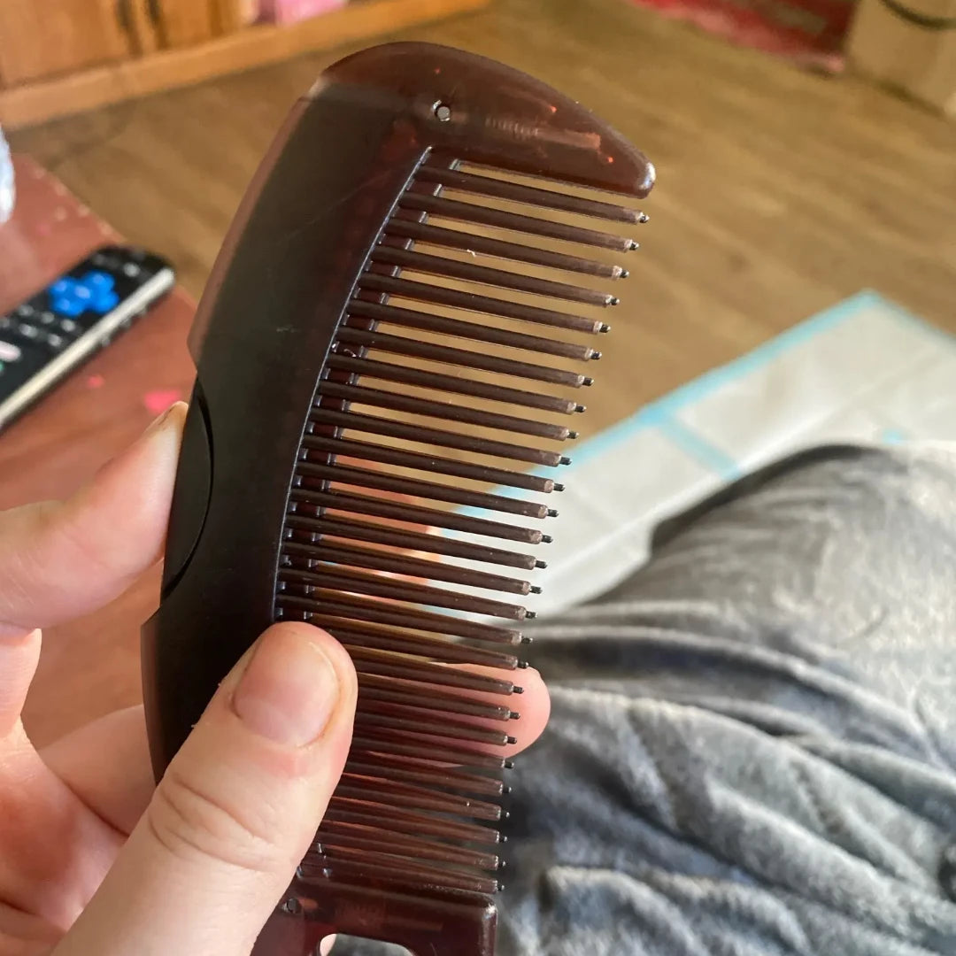 Anti-Dandruff Scalp Massage Comb – Deep Clean Scalp Exfoliating Comb for Flake & Itch Relief