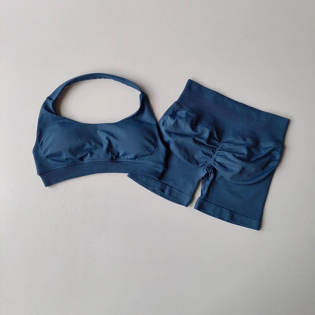 Seamless 2-Piece Yoga Set – Crop Tank & High-Waist Shorts